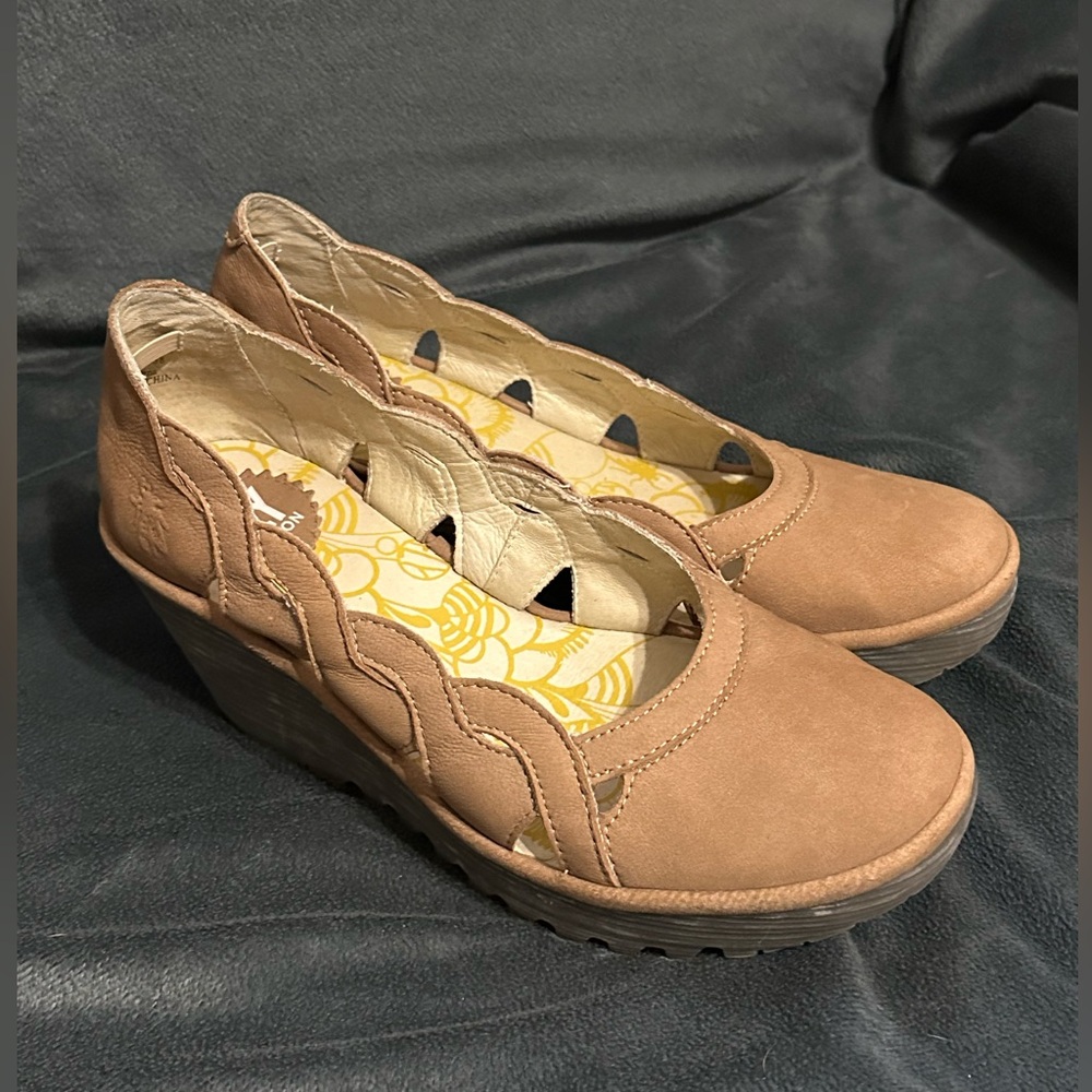 Fly London Beautiful Platform Wedges Lk New Sz 38